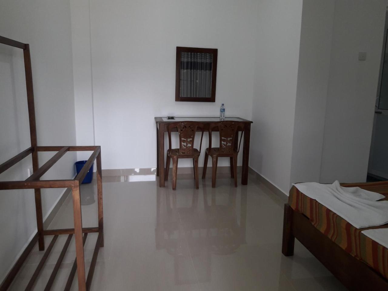 Kanora Lake Resort Maharagama Ngoại thất bức ảnh