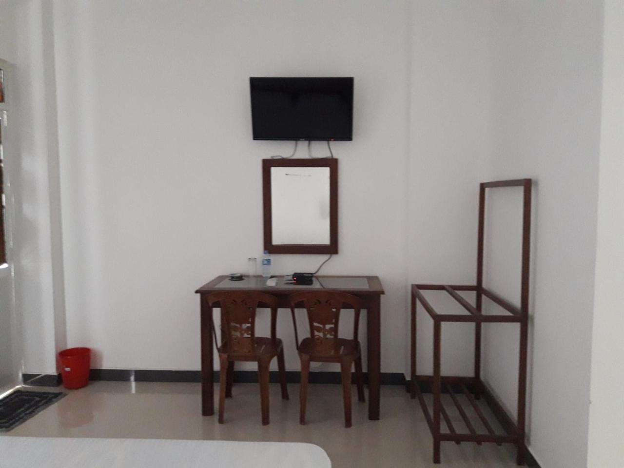 Kanora Lake Resort Maharagama Ngoại thất bức ảnh