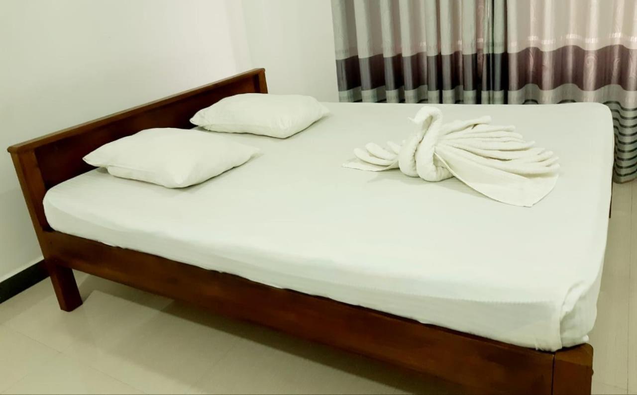 Kanora Lake Resort Maharagama Ngoại thất bức ảnh