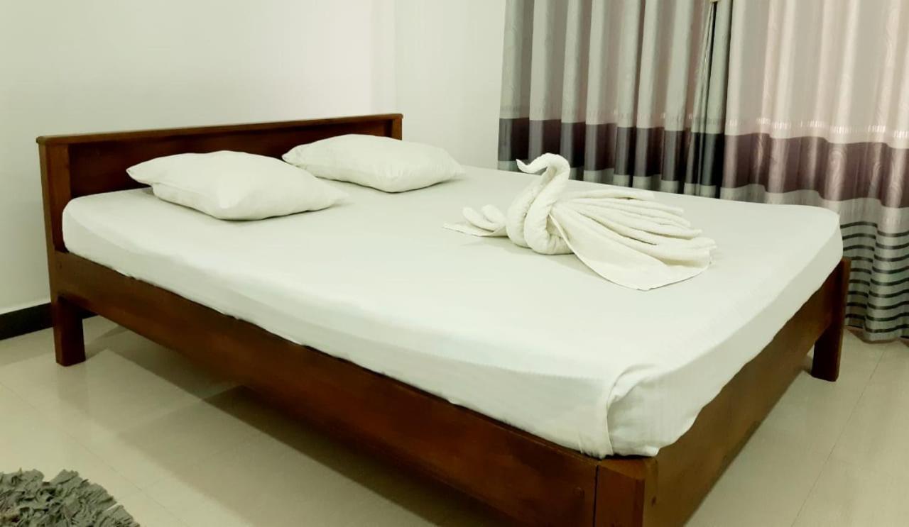 Kanora Lake Resort Maharagama Ngoại thất bức ảnh